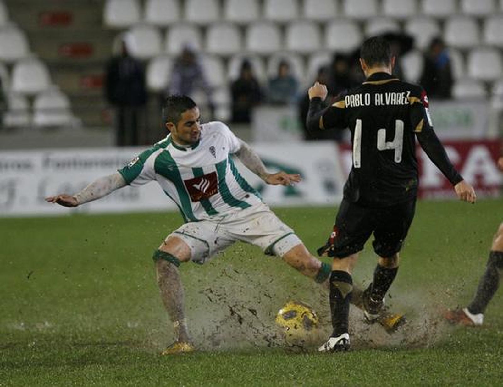 Partido de la Copa del Rey entre el Córdoba y el Deportivo de la Coruña.

Foto: José Martínez