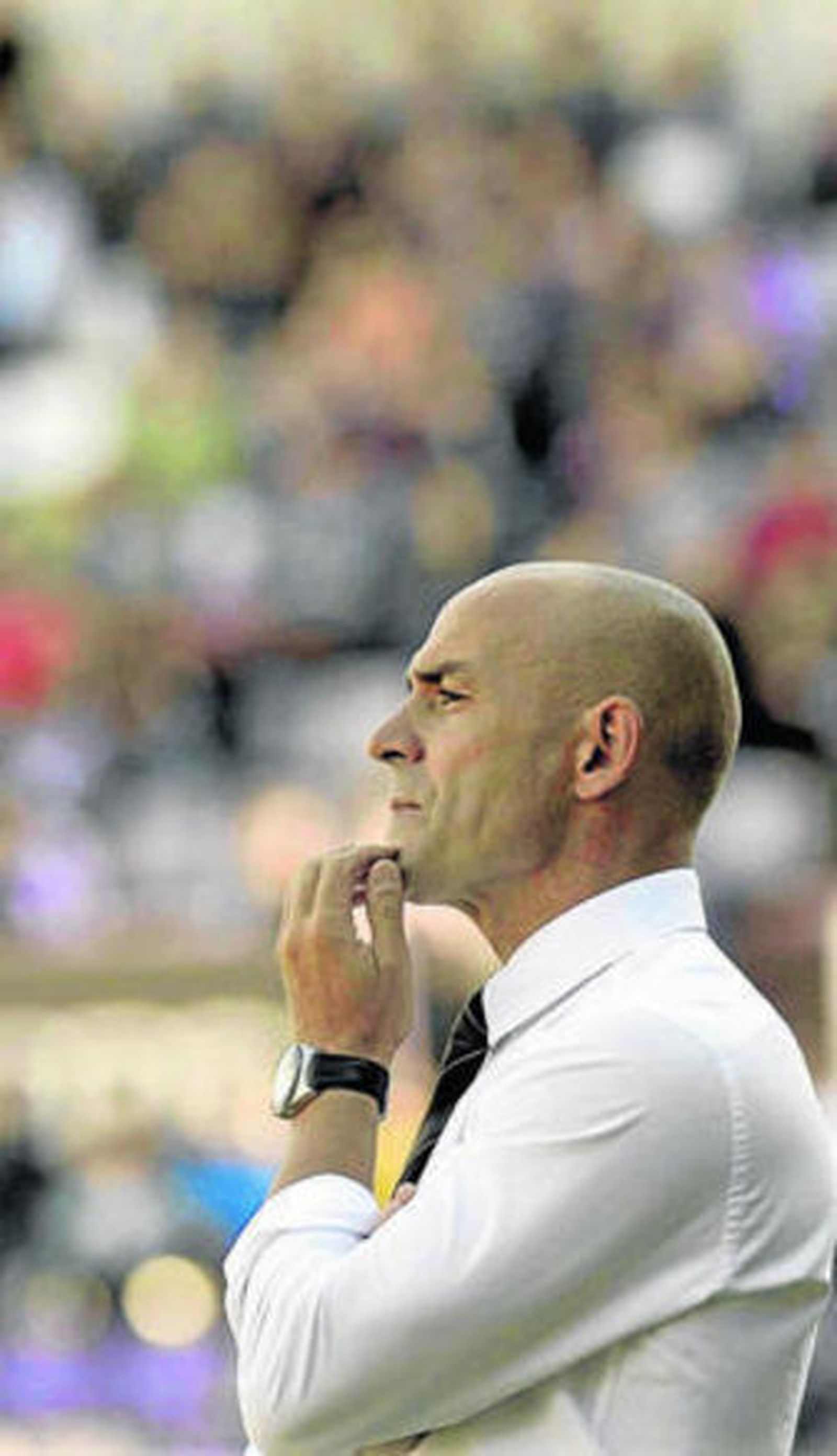 Paco Jémez en la banda durante un encuentro de Liga.