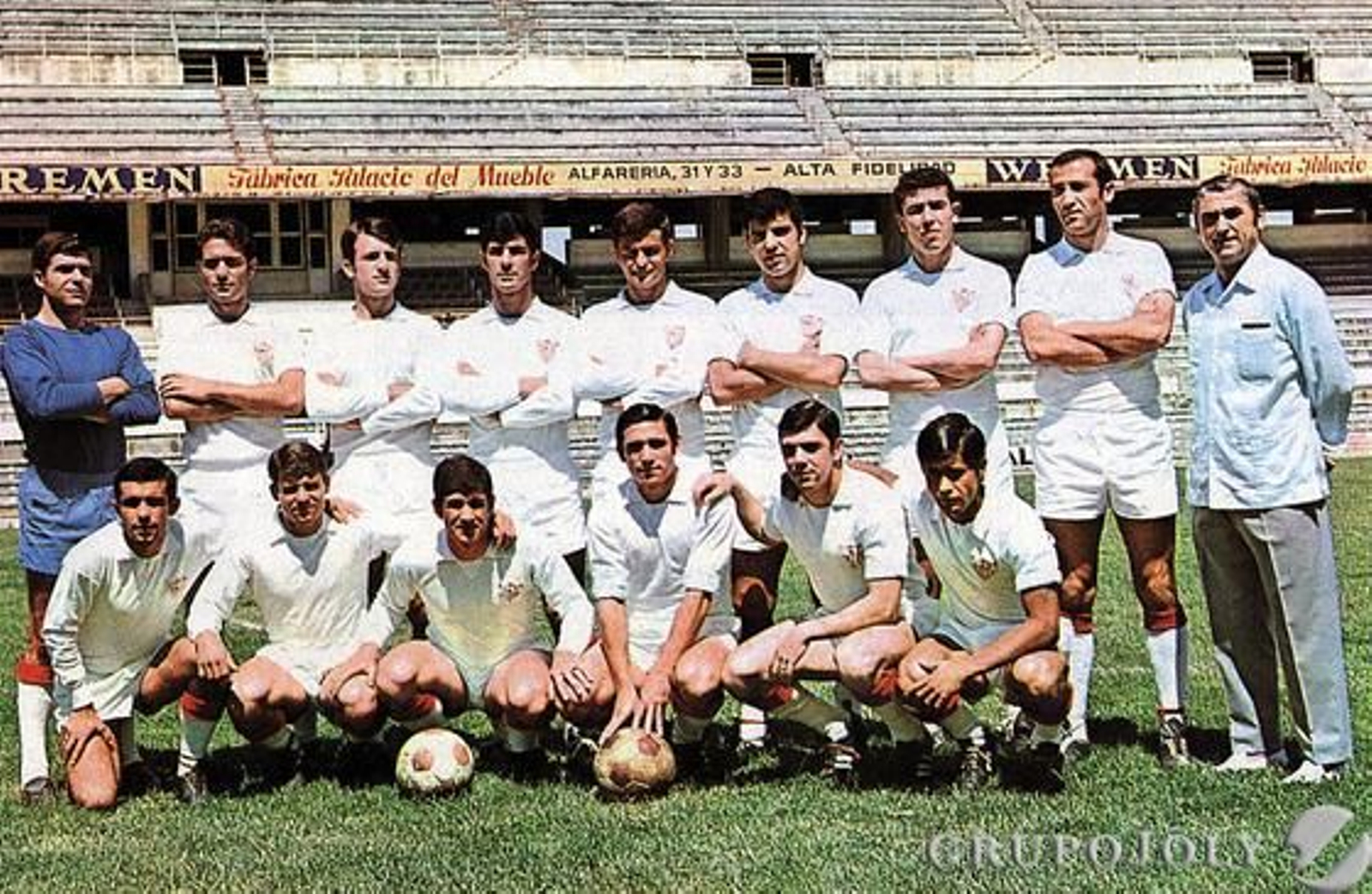 Plantilla con la que Juan Arza disputó su único derbi sevillano en la campaña 1968/1969.

Foto: D.S.