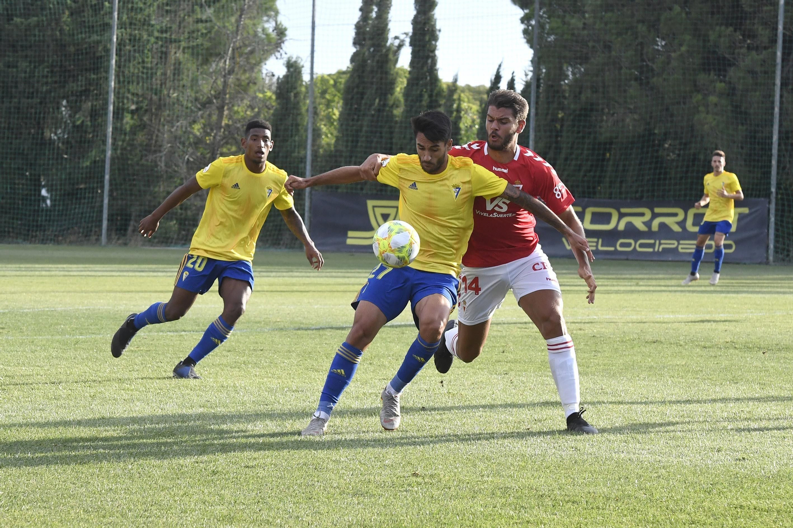 Las imágenes del Cádiz B-Murcia