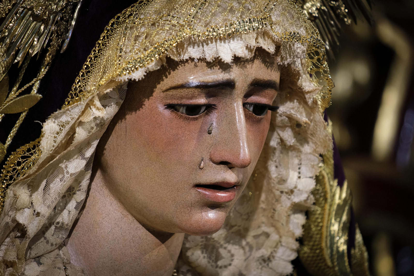 Las imágenes del besamanos a la Virgen de la Amargura