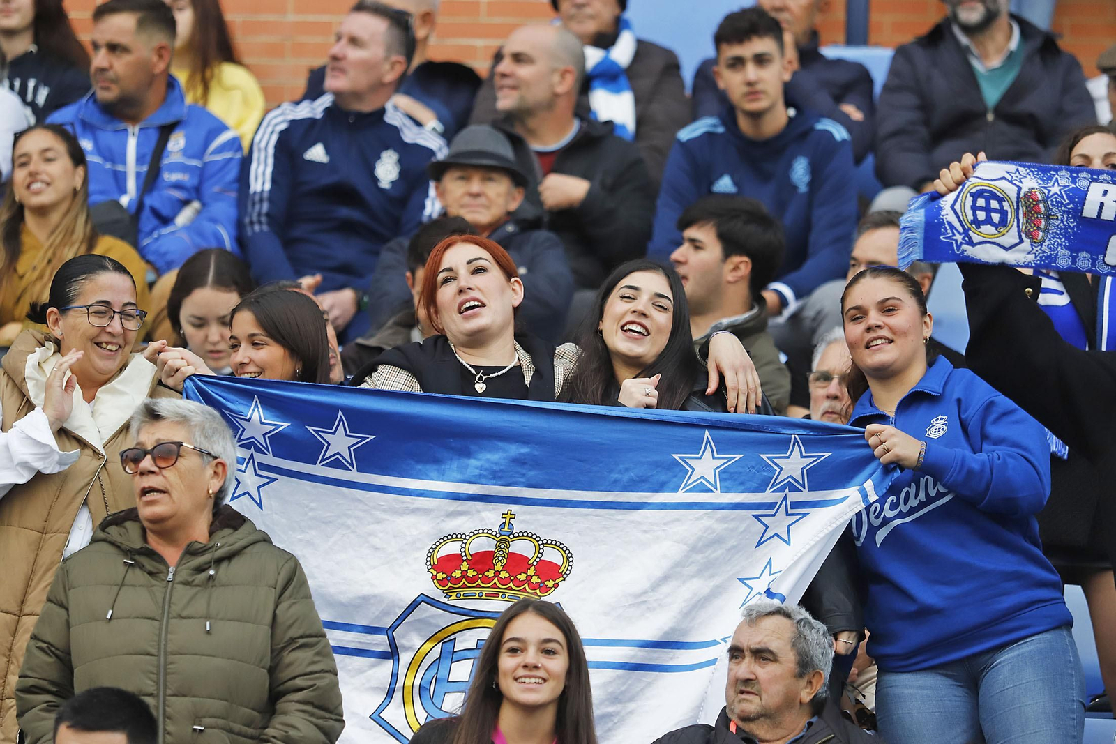 Imágenes del ambiente en el Recreativo de Huelva - San Fernando