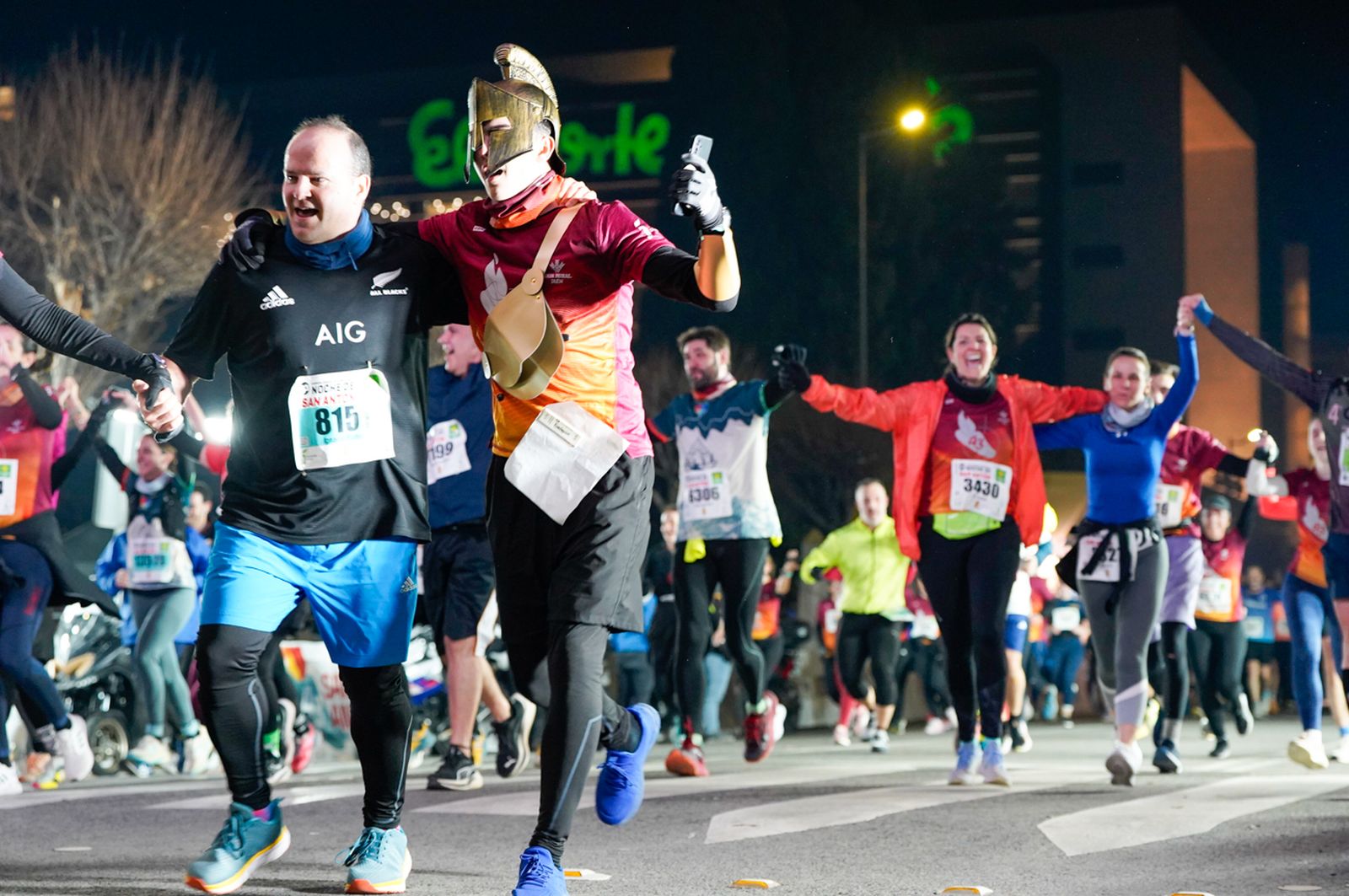 En imágenes: búscate en tu llegada a meta de la Carrera de San Antón 2026 (2)