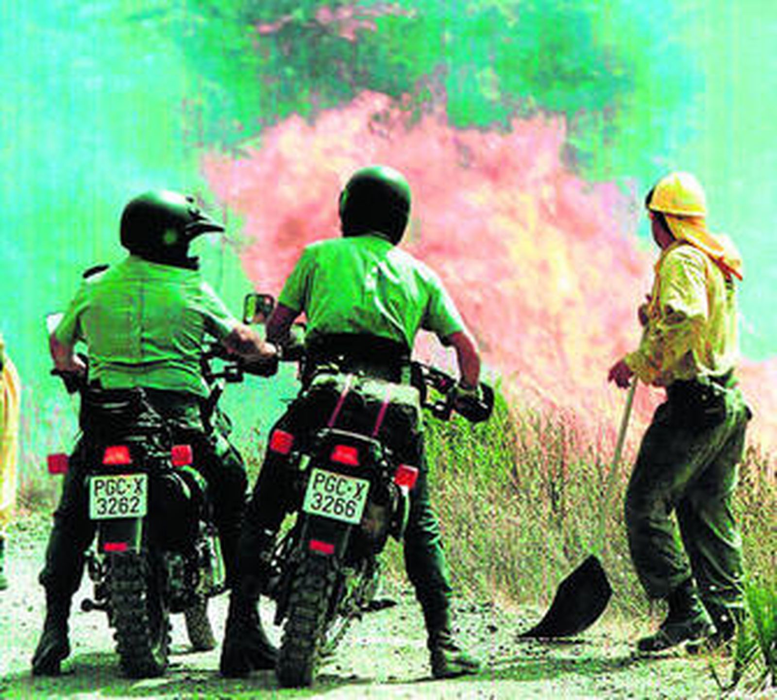 Las llamas arrasaron más de 2.000 hectáreas en el paraje El Tello de Lanjarón, en la Alpujarra, en 2005.