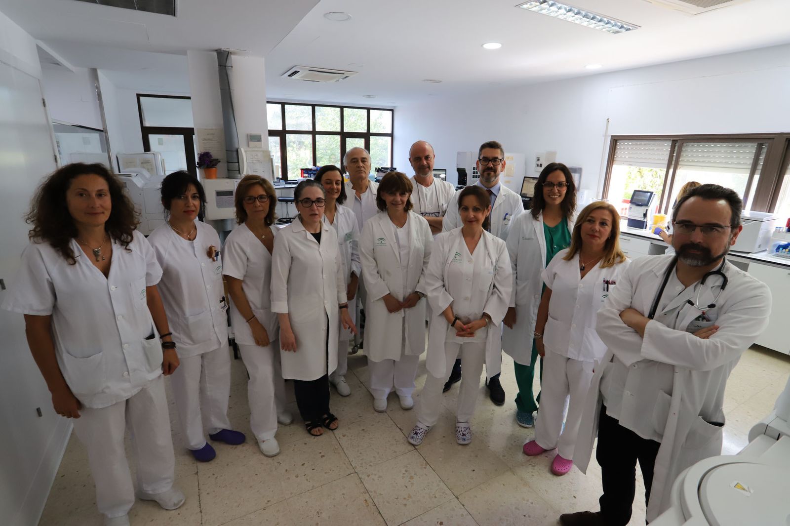 Foto de los sanitarios de la Unidad de Lípidos.