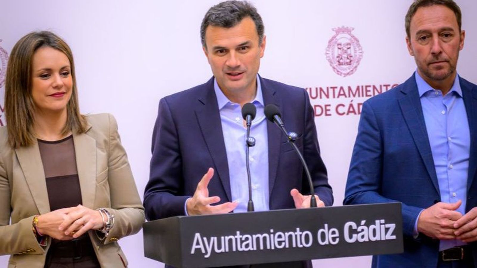 El alcalde Bruno García y los tenientes de alcalde Beatriz Gandullo y José Manuel Cossi, tras la Junta de Gobierno Local.