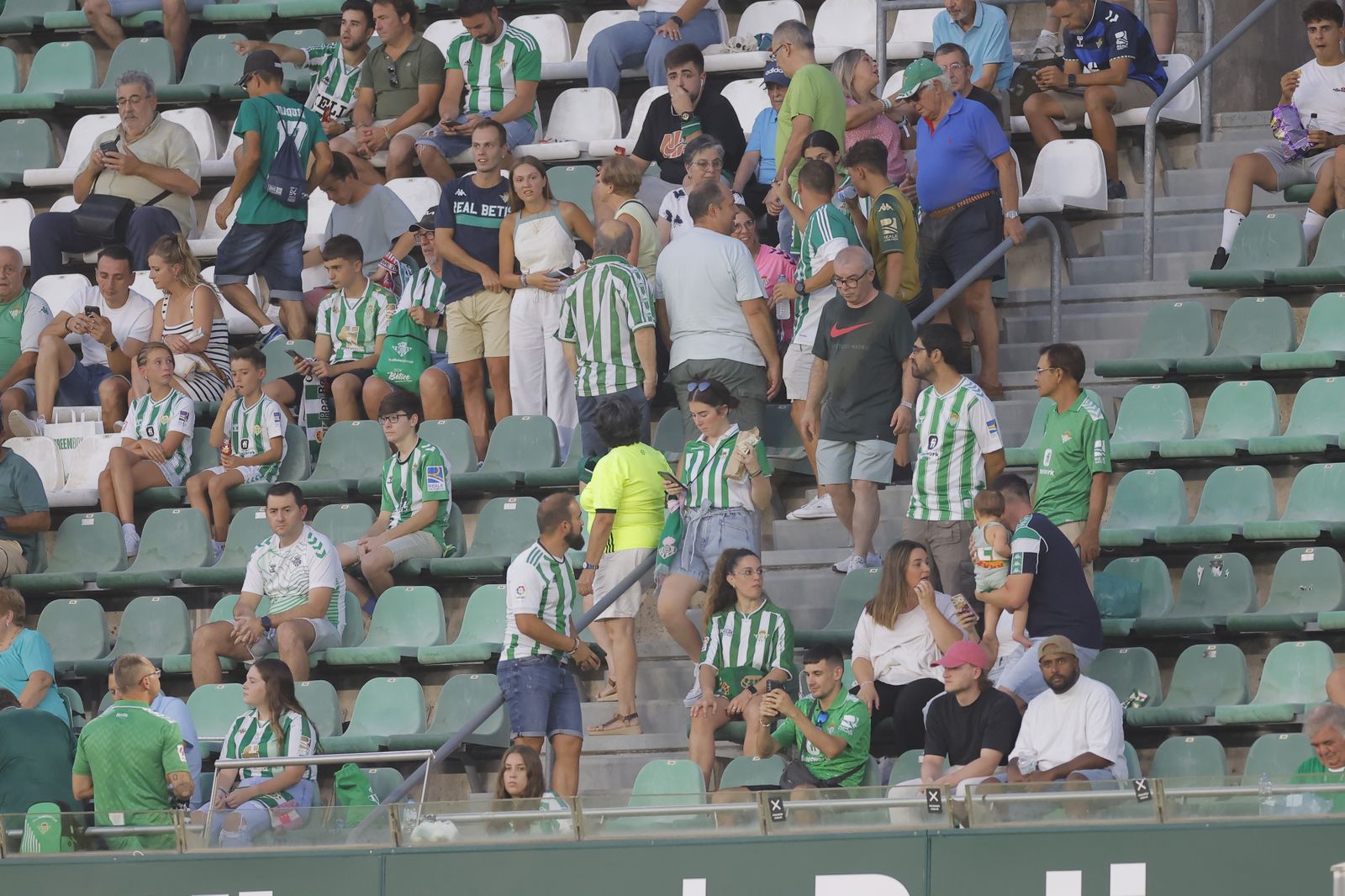 Búscate en las fotos del Betis-Atlético de Madrid