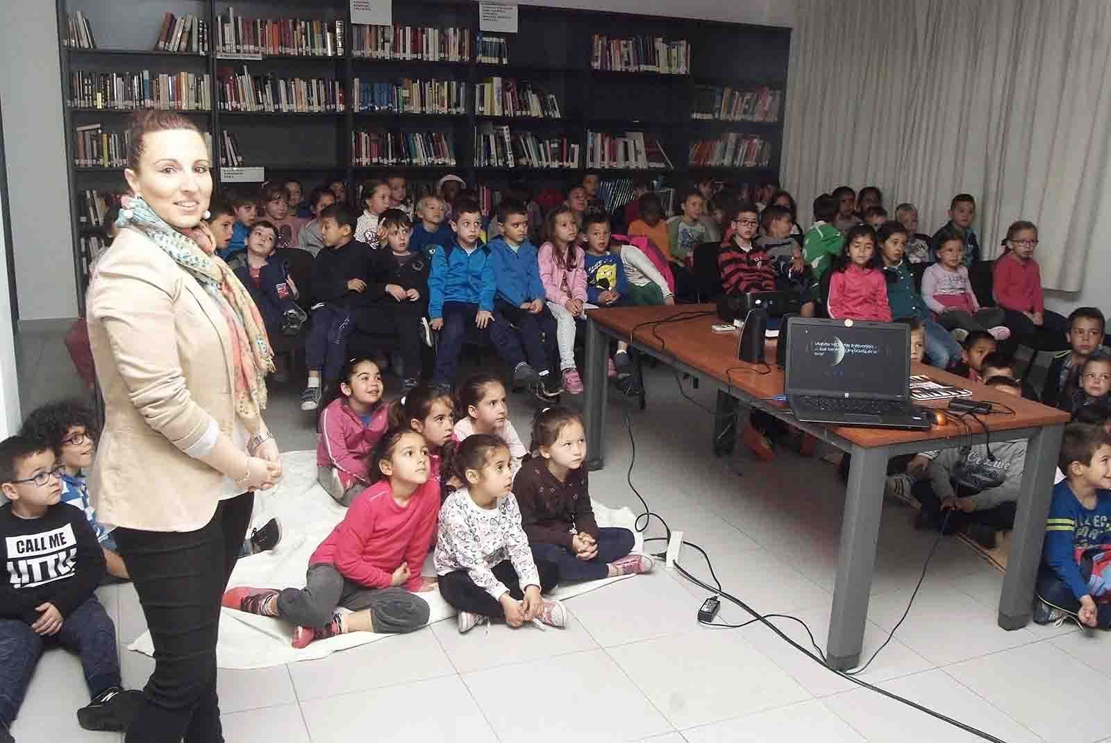 María del Mar Saldaña mantendrá un encuentro con escolares.