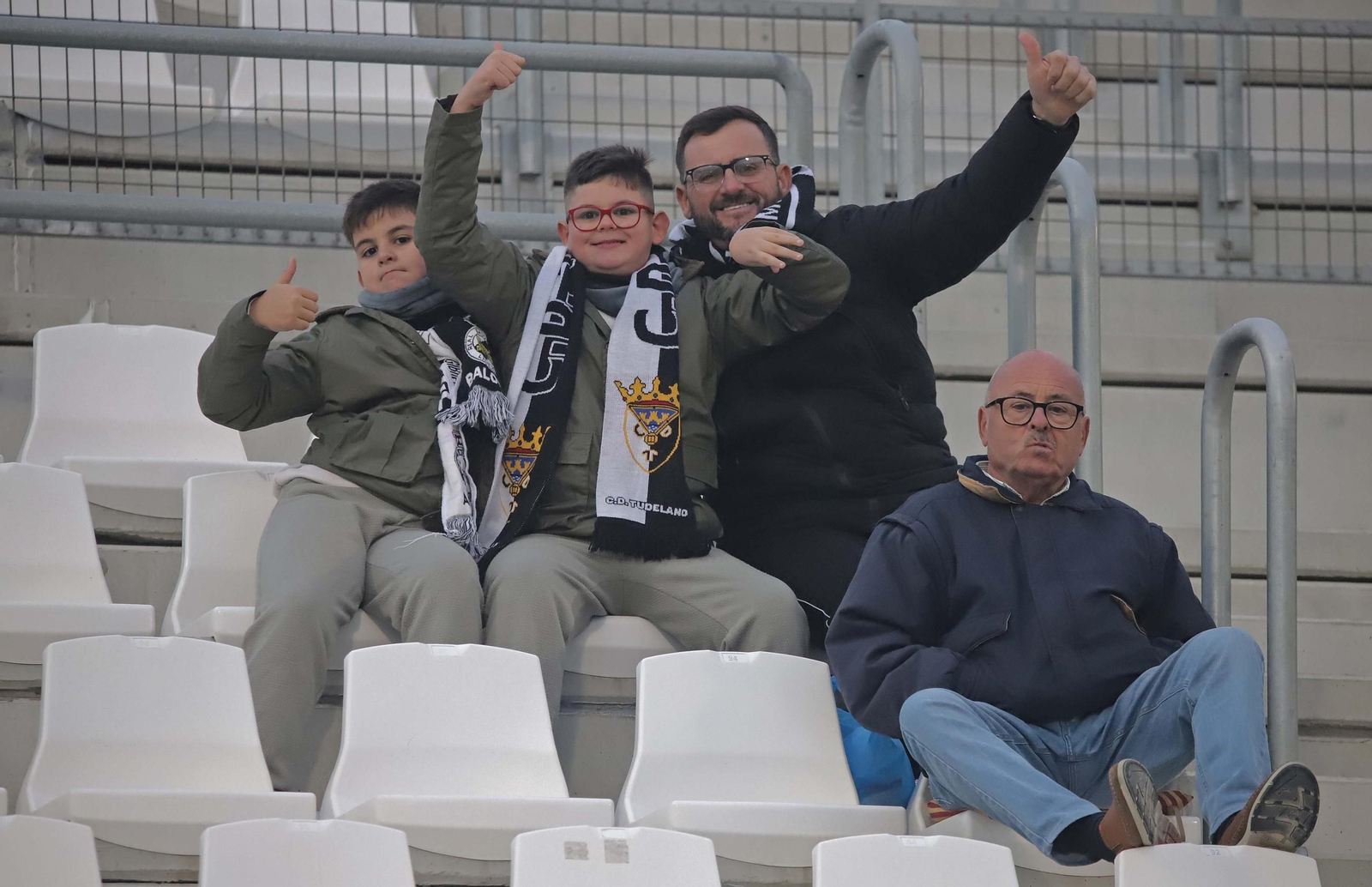 Búscate en el Ciudad de La Línea durante el Balona - Dos Hermanas de Tercera Federación