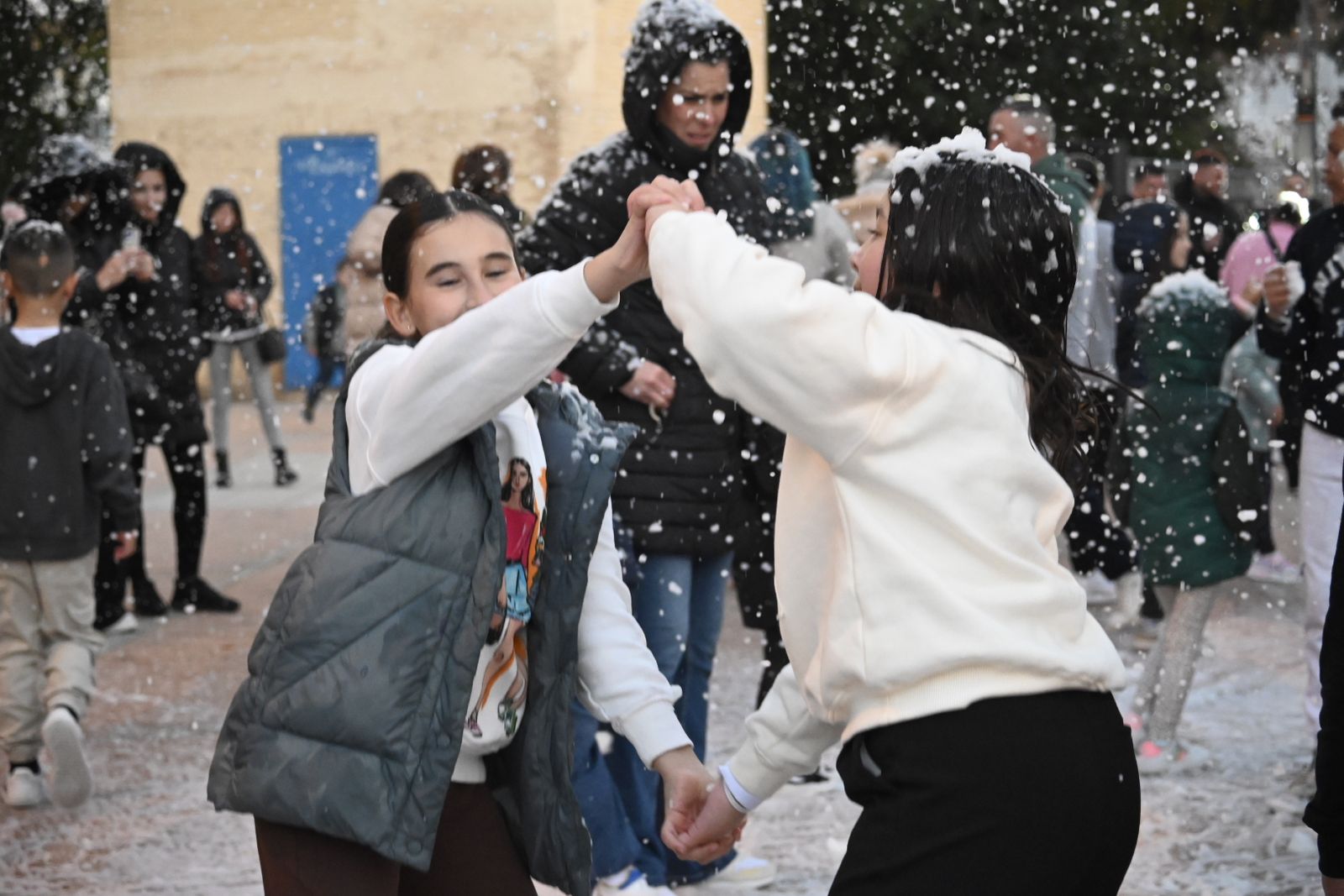 Las mejores fotografías de la nevada en el barrio de La Hispanidad