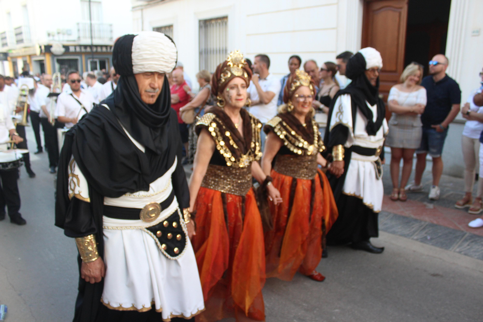 El desfile de Moros y Cristianos de Vera, en imágenes