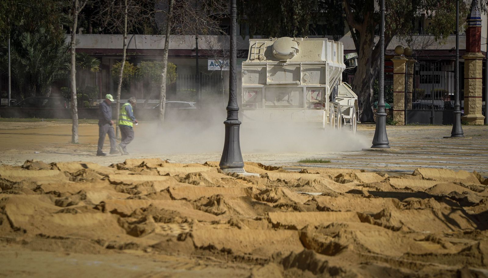 Ya ha empezado el montaje de casetas y reposición del albero en el Hontoria