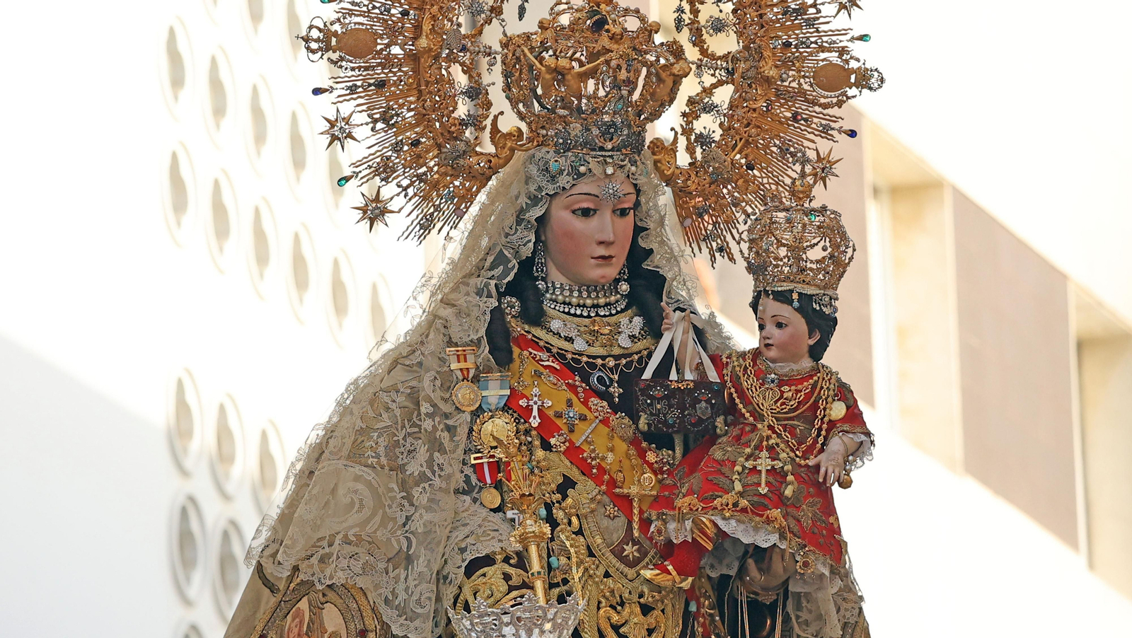 La Virgen del Carmen procesiona por Jerez