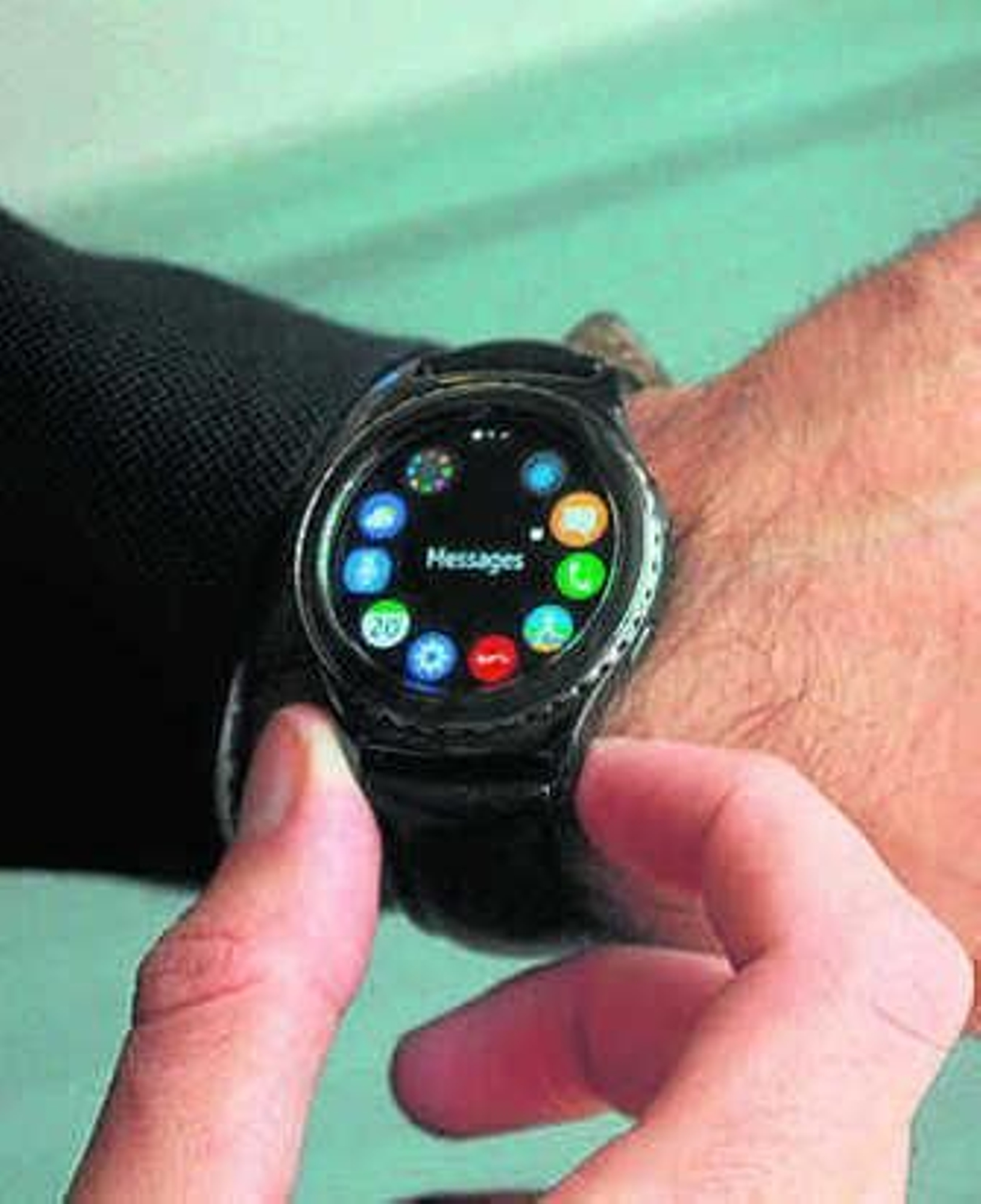 El reloj tiene un menú giratorio.