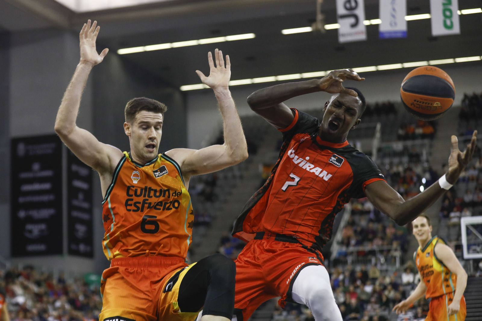 Niang fue de los pocos jugadores que rindieron a buen nivel.