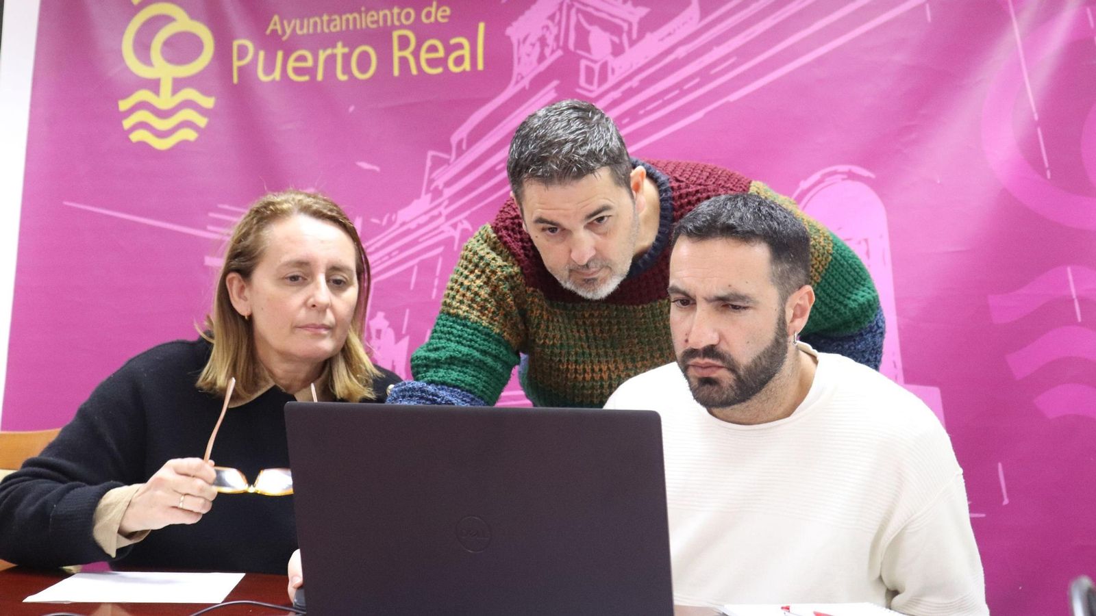 Aurora Salvador, David Albiach y Antonio Gil, en la presentación de la nueva web municipal