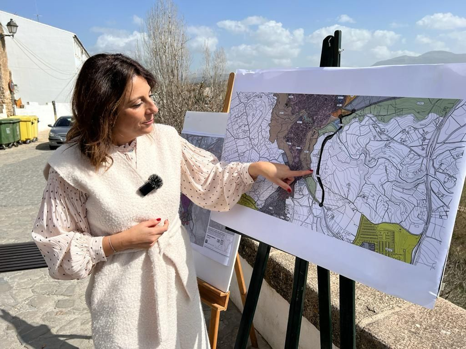 La alcaldesa de Ronda, María de la Paz Fernández, durante la presentación del proyecto. La alcaldesa de Ronda, María de la Paz Fernández, durante la presentación del proyecto.