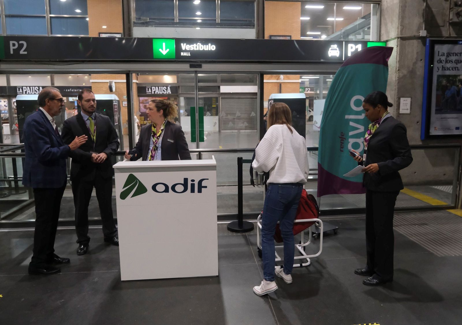 Los trenes Avlo comienzan a circular por Córdoba, en imágenes