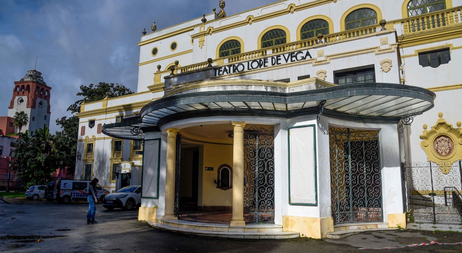 Fotografías del entorno del Teatro Lope de Vega