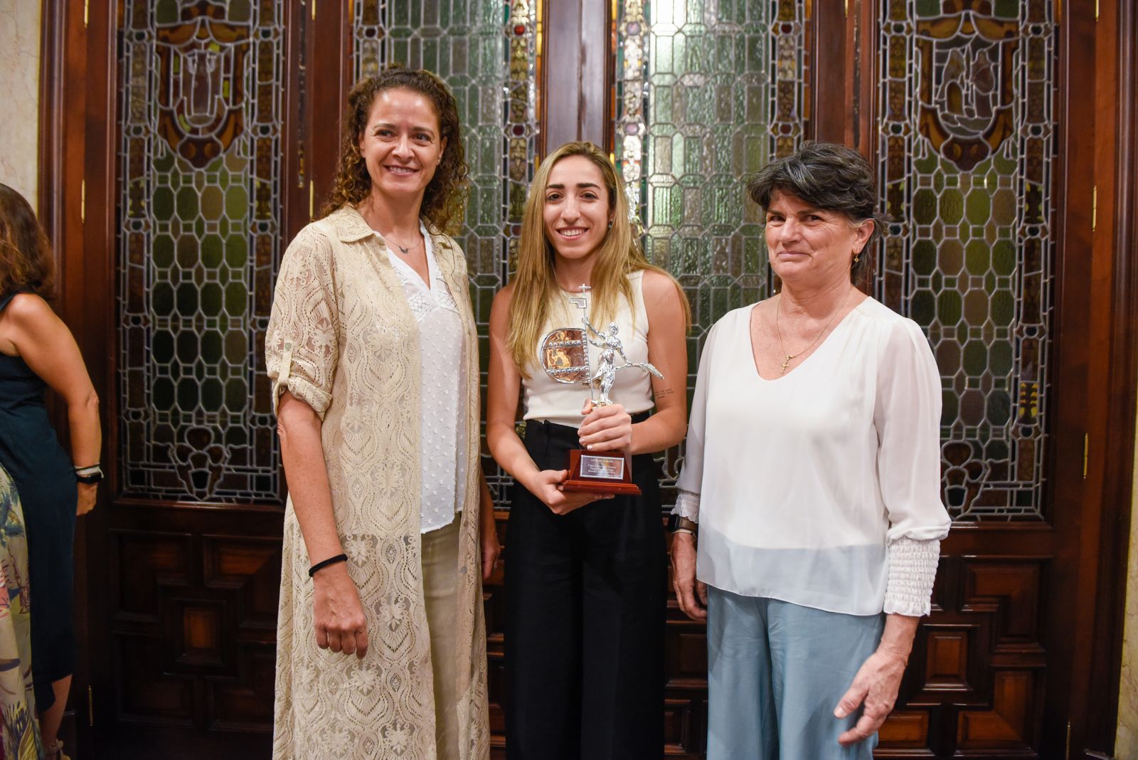 El alcalde recibe a Olga Carmona