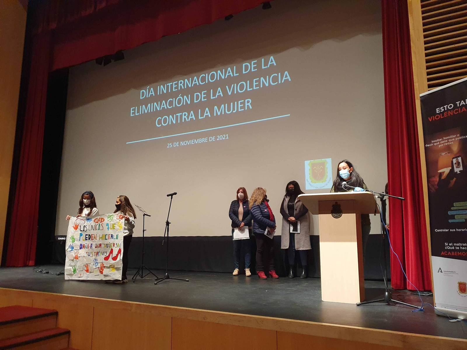 Fotos: las imágenes de la mañana del Día Internacional por la Eliminación de la Violencia Contra las Mujeres en Granada