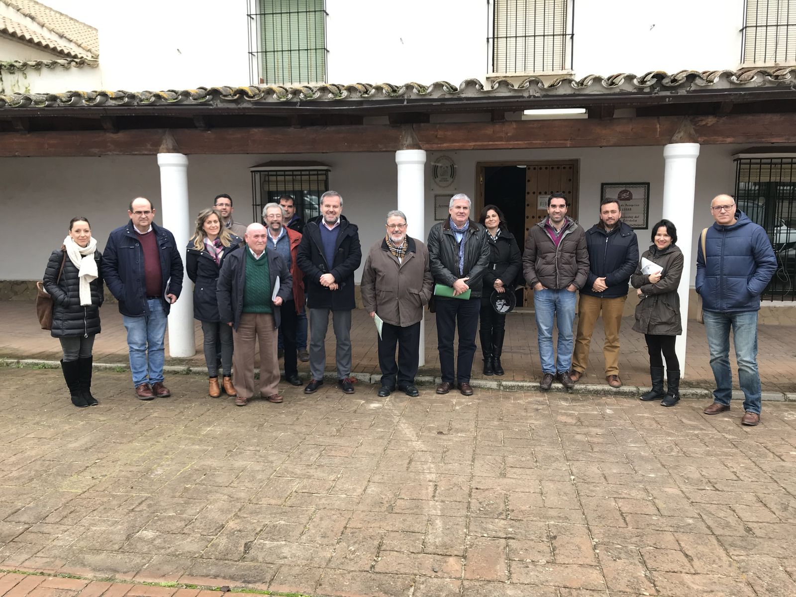 El delegado de Medio Ambiente, en el centro, durante la reunión del patronato