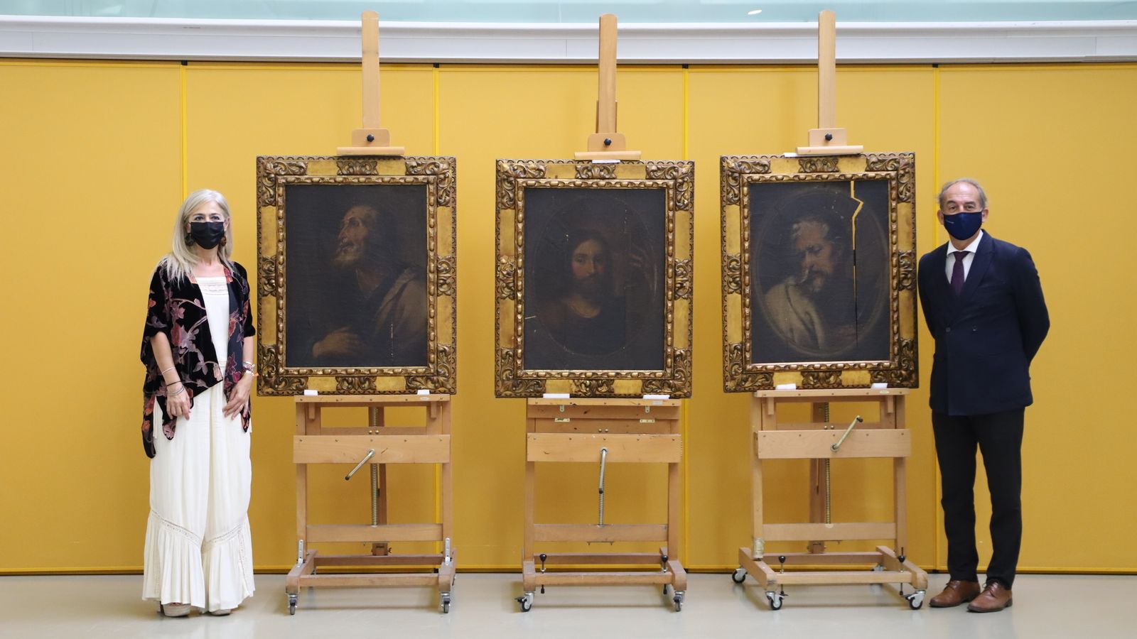 Patricia del Pozo, consejera de Cultura y Patrimonio Histórico de la Junta de Andalucía, y Gabriel Pérez, Rector de la Universidad Loyola, durante el acto.