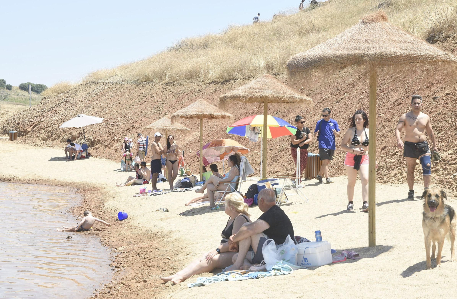 Un recorrido fotográfico por la playa cordobesa de La Breña, la única con Bandera Azul del interior de Andalucía