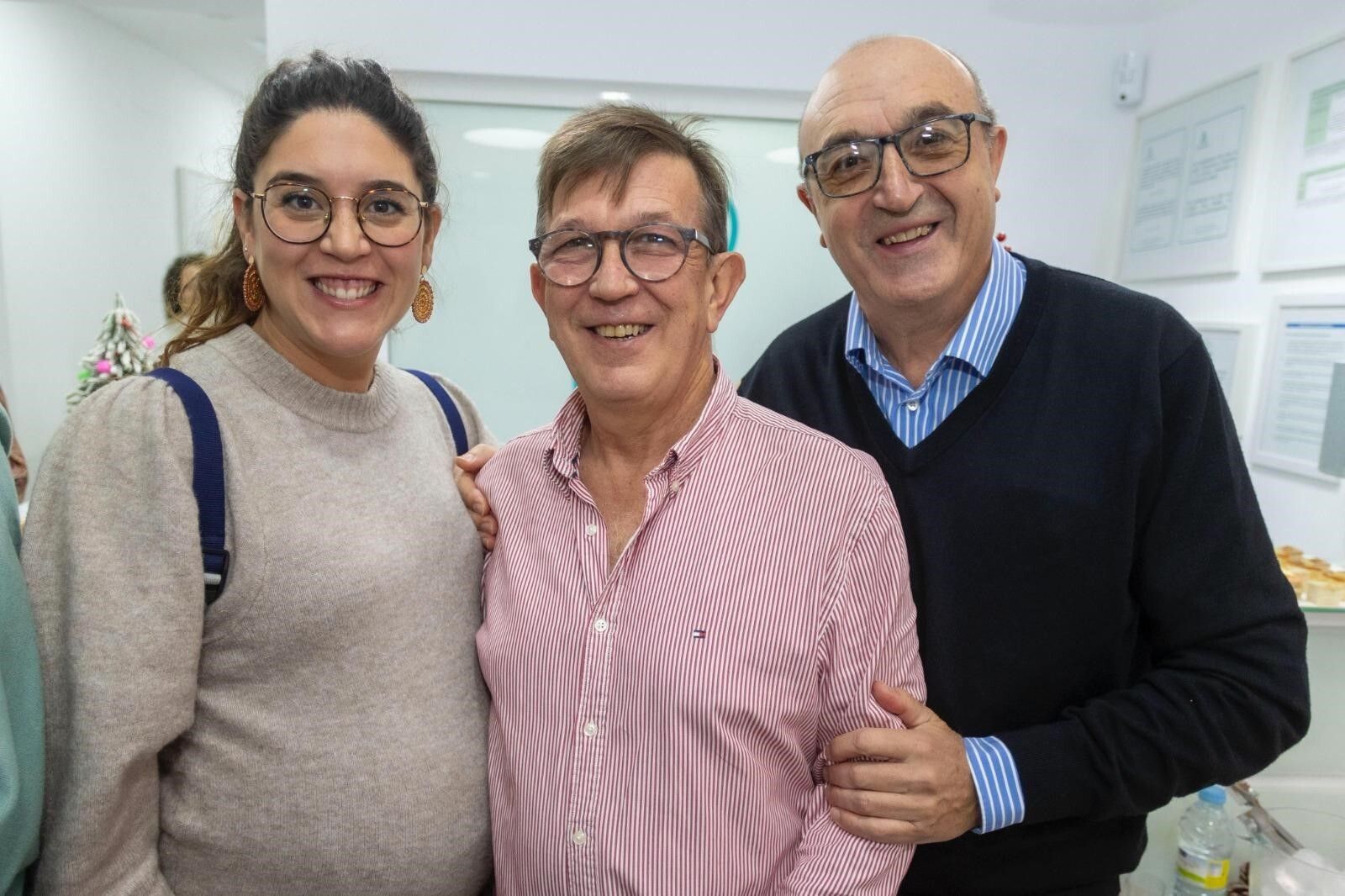 Lola Baro, Laureano González y Juan de Dios Baro, visitando las nuevas instalaciones.