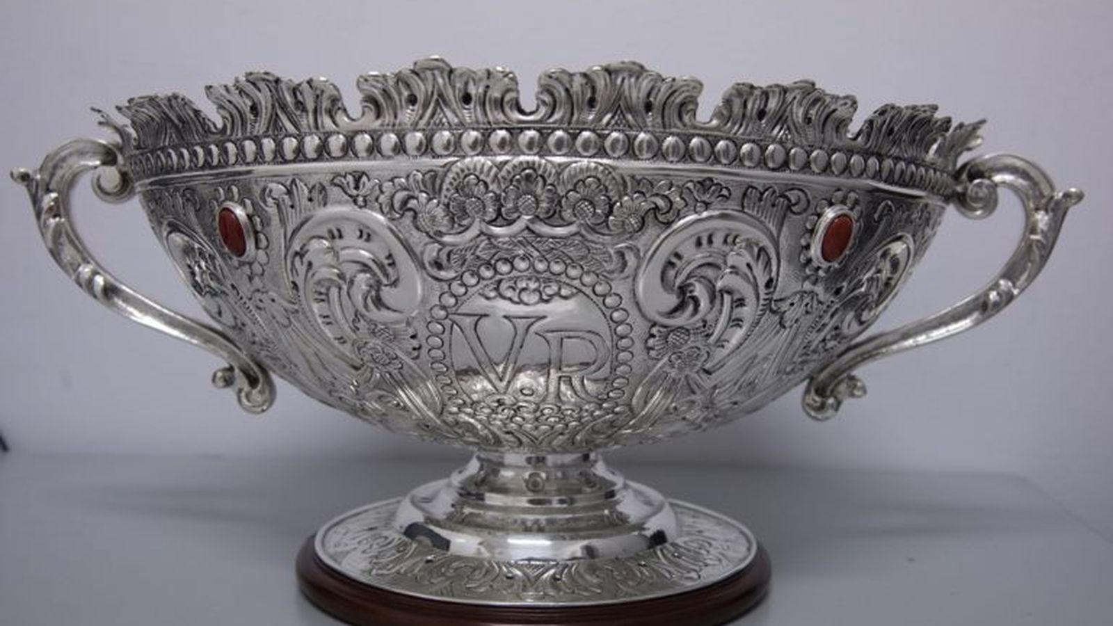 El paso de la Virgen de los Reyes estrenará una crátera el próximo 15 de agosto.