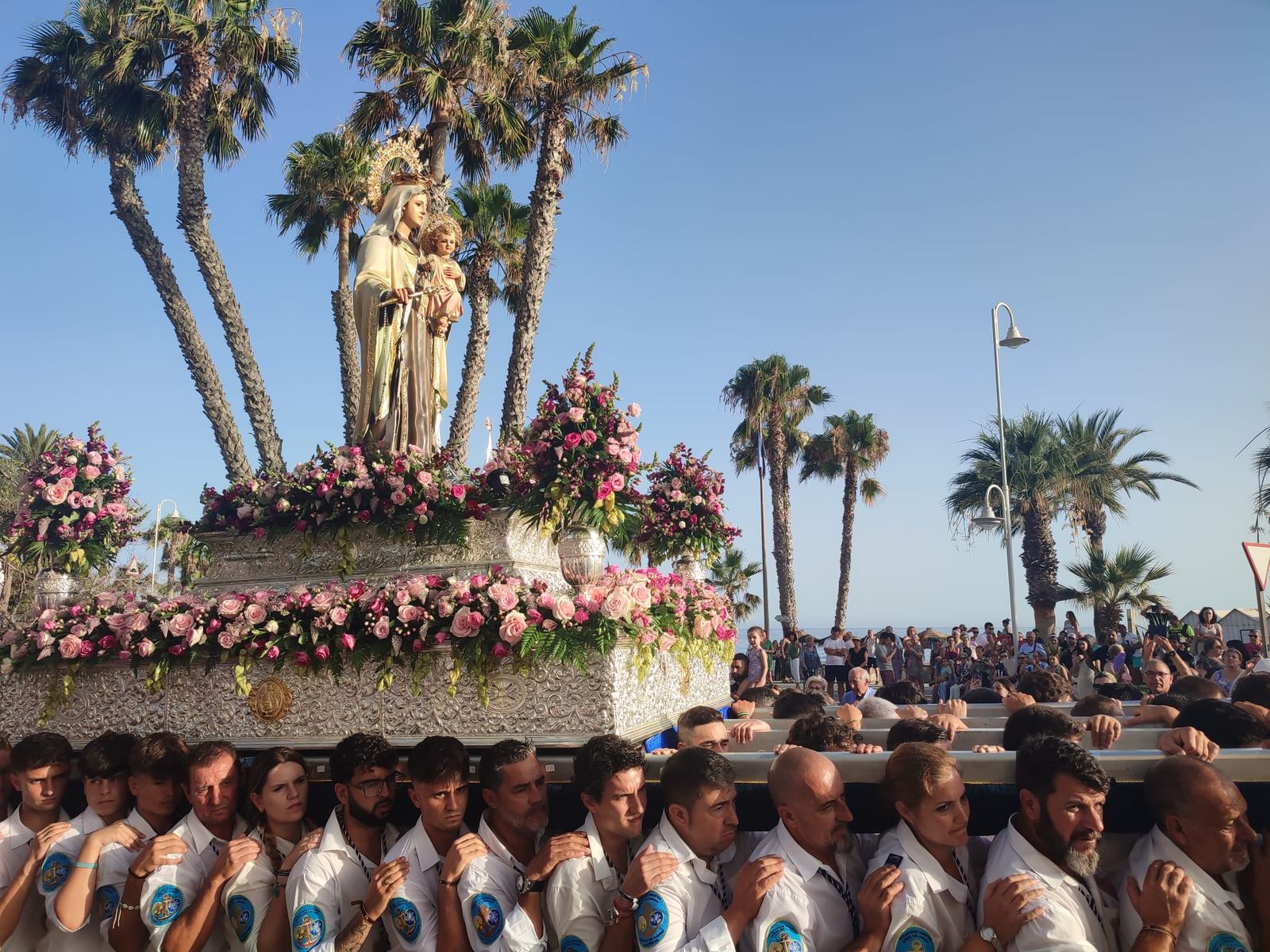 Así ha desfilado la Virgen del Carmen por la Costa de Granada: las mejores imágenes