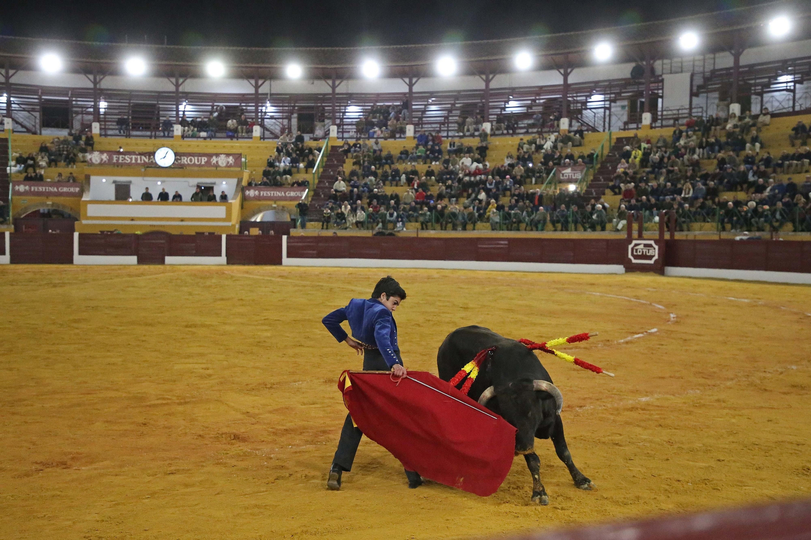 Fotos del festival taurino benéfico en La Línea