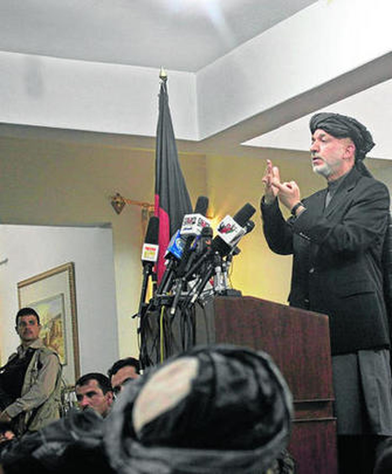 Karzai, en la reunión con los líderes tribales donde pronunció sus más espectaculares amenazas.