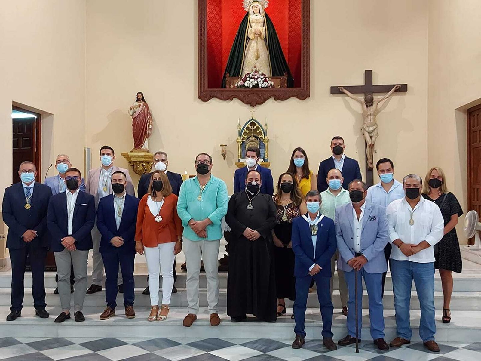 Miembros del Consejo y representantes de las cofradías posan durante la celebración del inicio del curso cofrade.