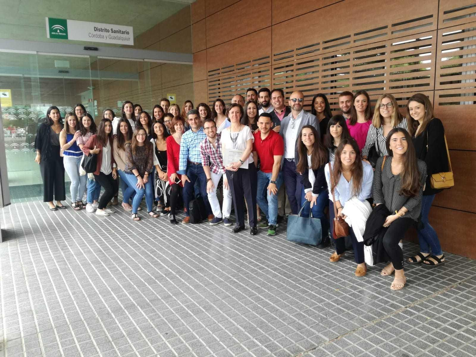 Un grupo de residentes, ayer en el Reina Sofía. Un grupo de residentes, ayer en el Reina Sofía.