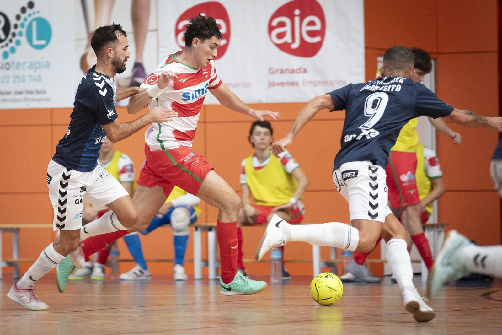 Momento del choque de la pasada jornada del Sima Granada.