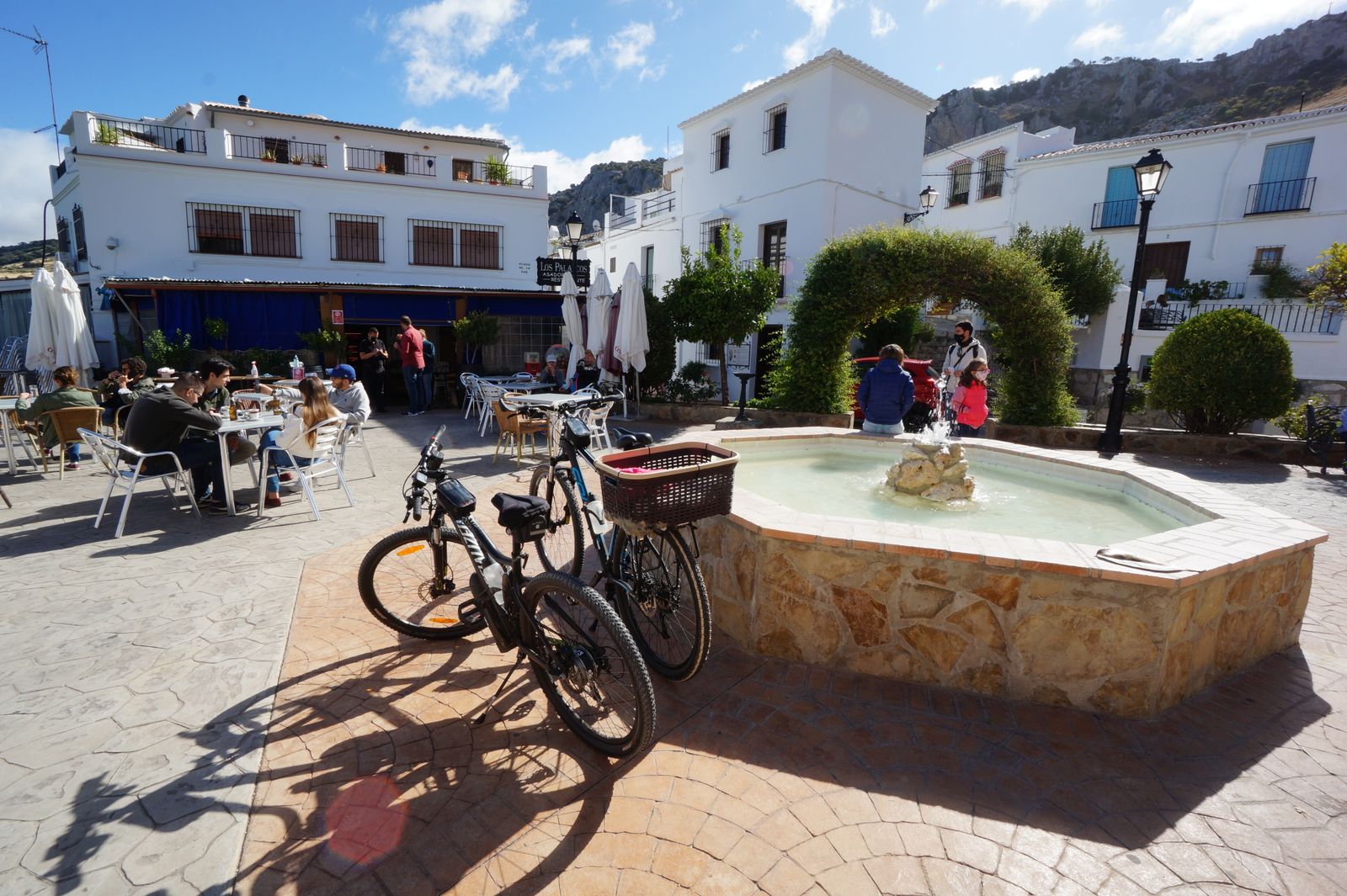 Las fotografías de un paseo por Zuheros, el municipio de Córdoba que resiste libre de covid