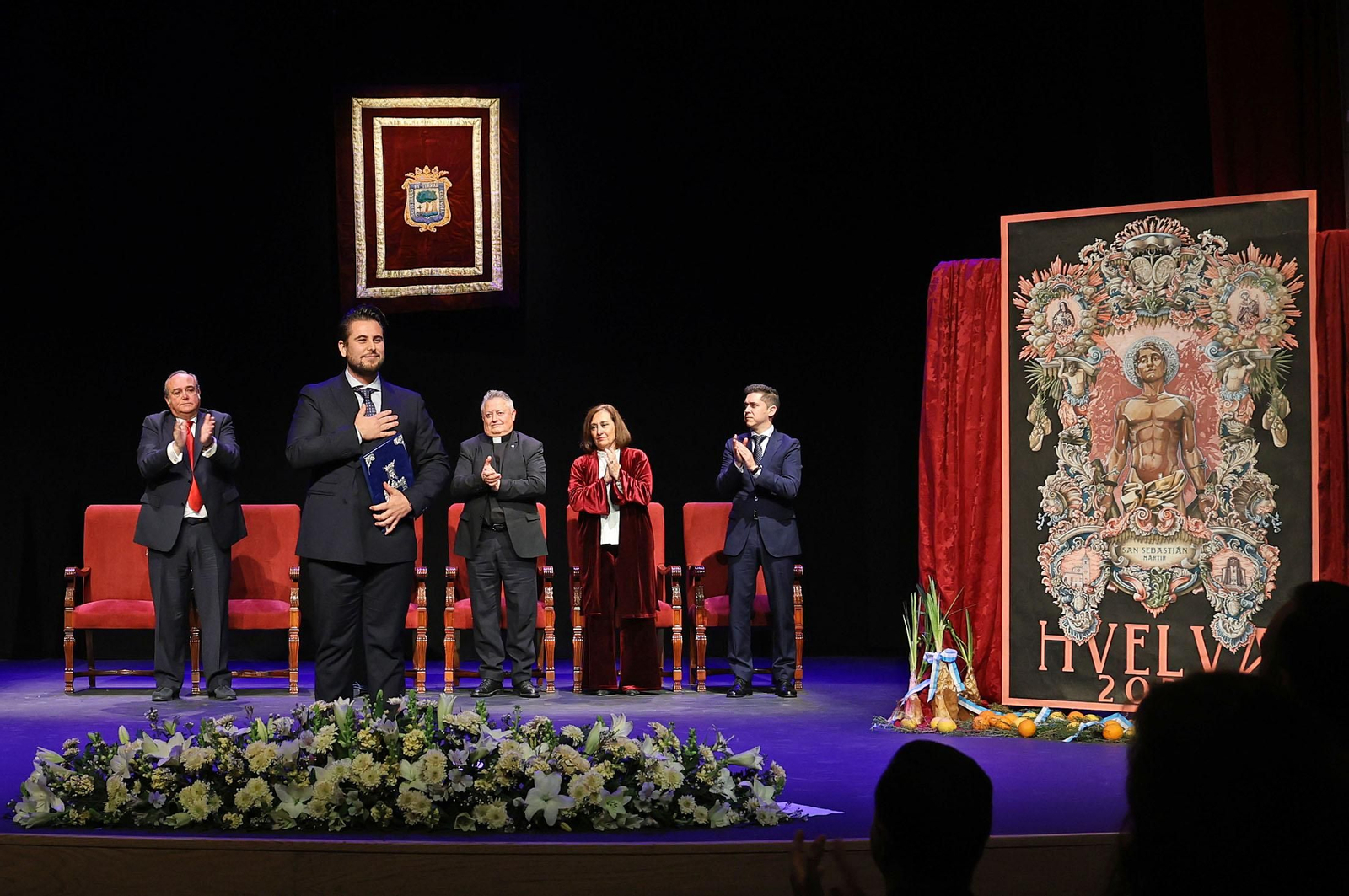 Pepelu Bonaño pregona a San Sebastián en el Gran Teatro de Huelva, en imágenes
