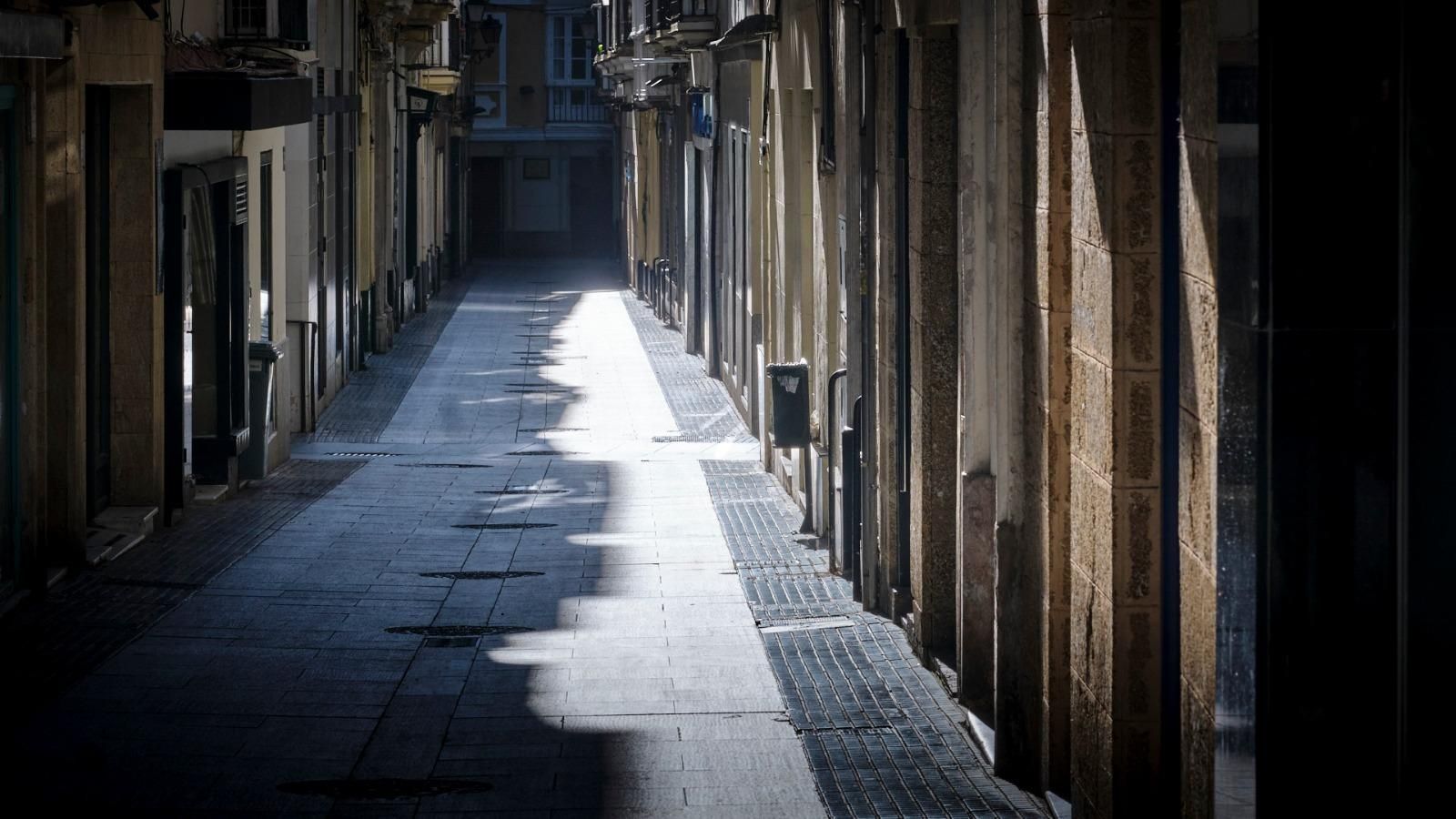 La calle José del Toro absolutamente desierta.