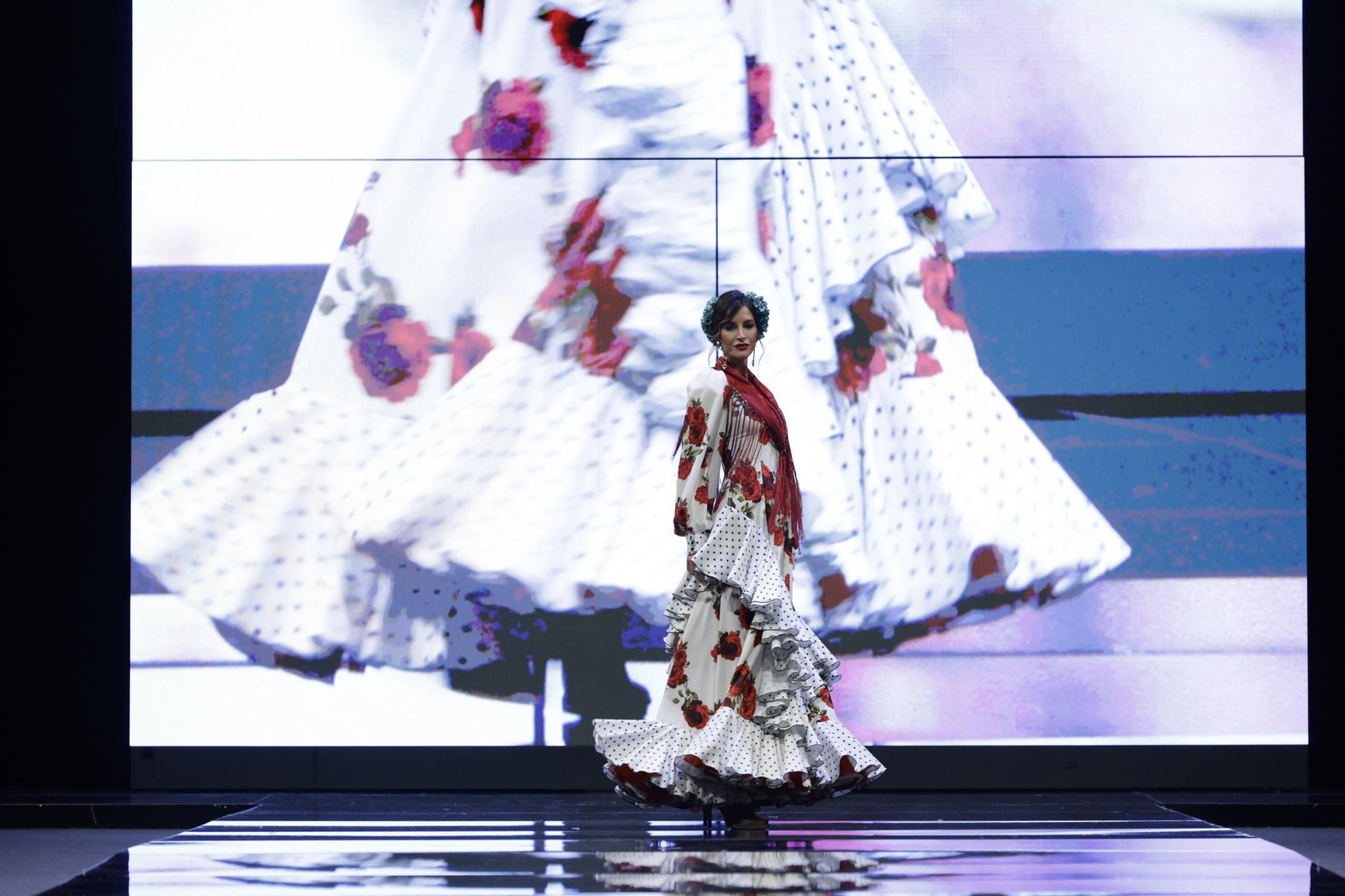 Desfile de Hermanas Serrano en SIMOF 2025, todas las fotos