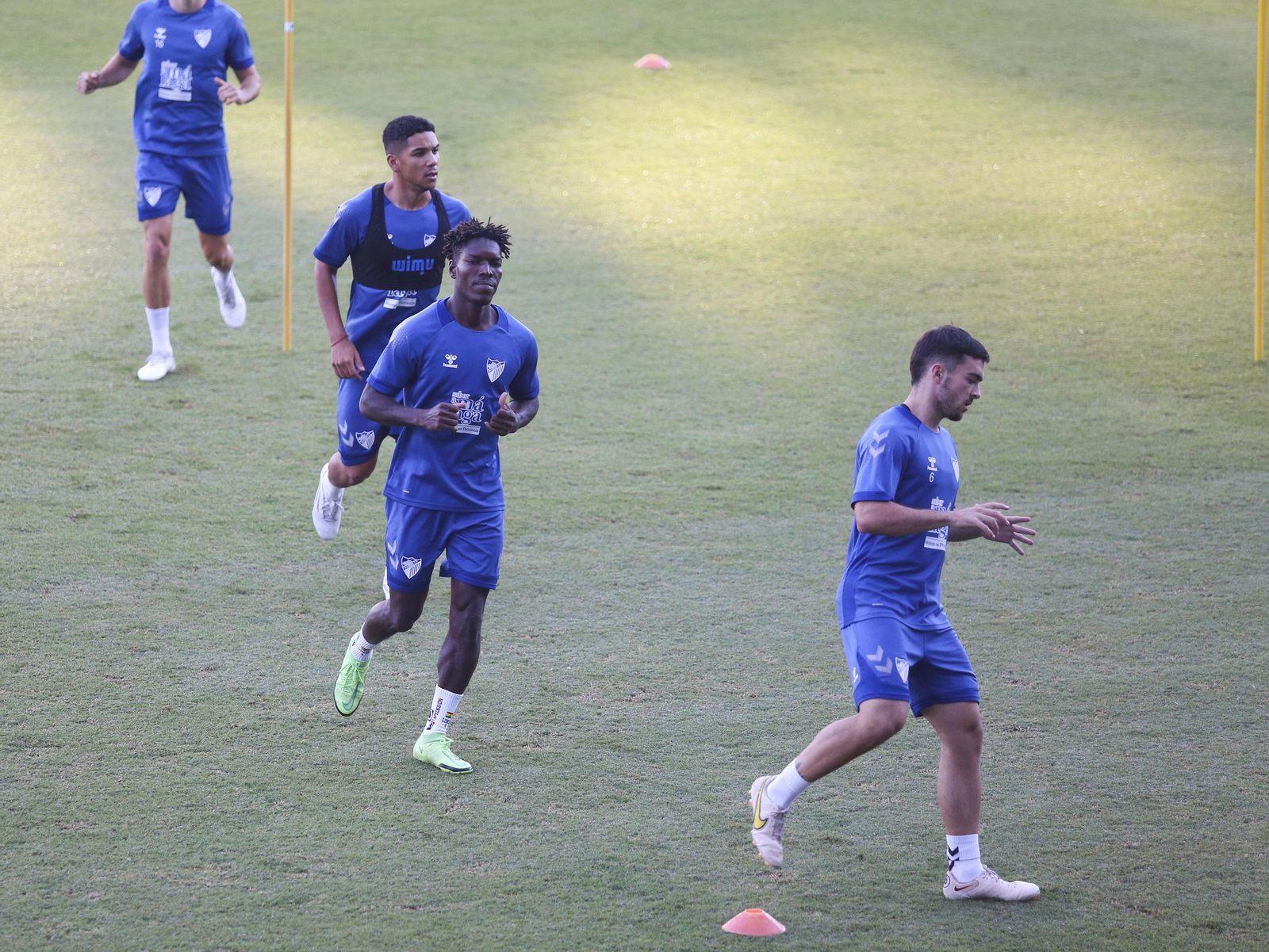 Galería de fotos: Lumor sigue como uno más en una sesión complicada para el Málaga CF Galería de fotos: Lumor sigue como uno más en una sesión complicada para el Málaga CF