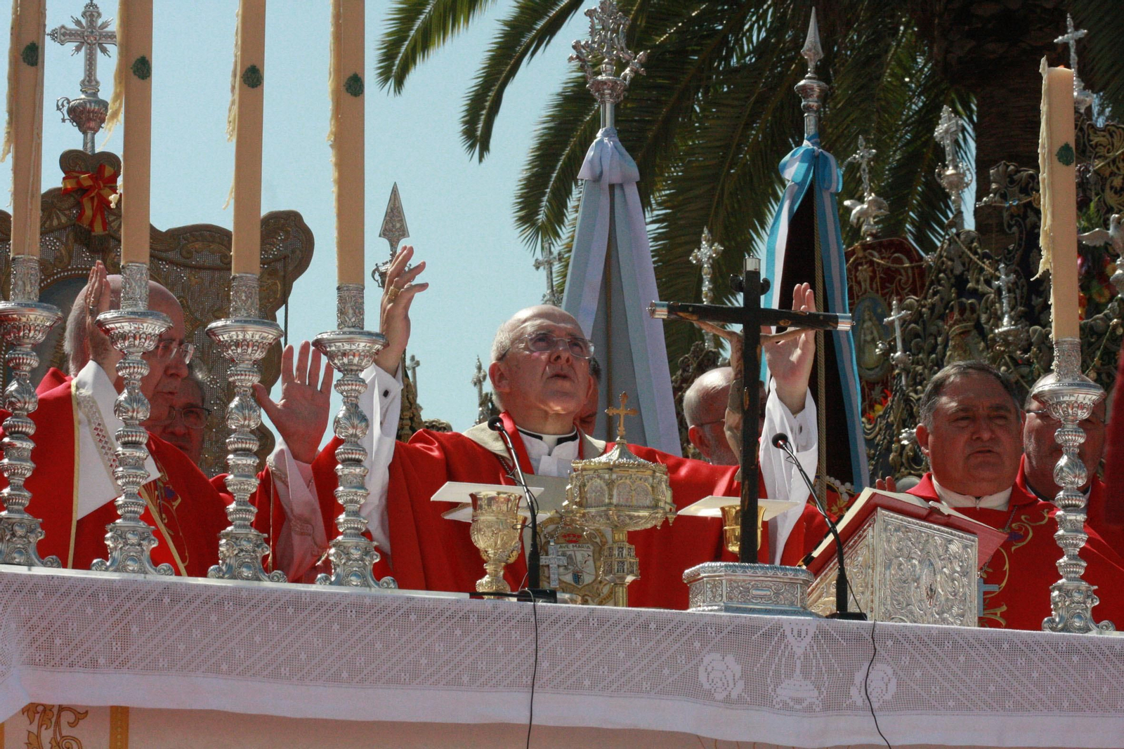 Las imágenes de la Misa de Pentecostés en El Rocío
