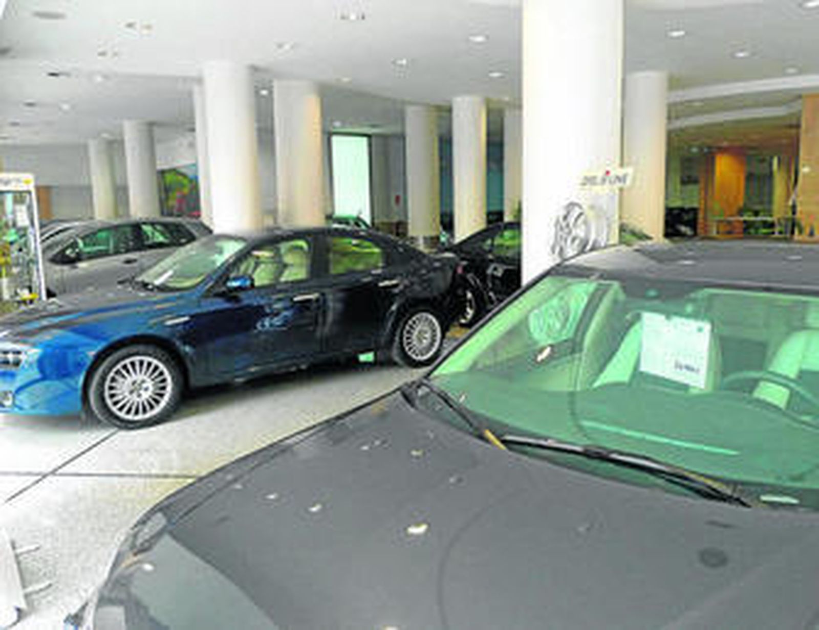 Los concesionarios están faltos de clientes este mes.