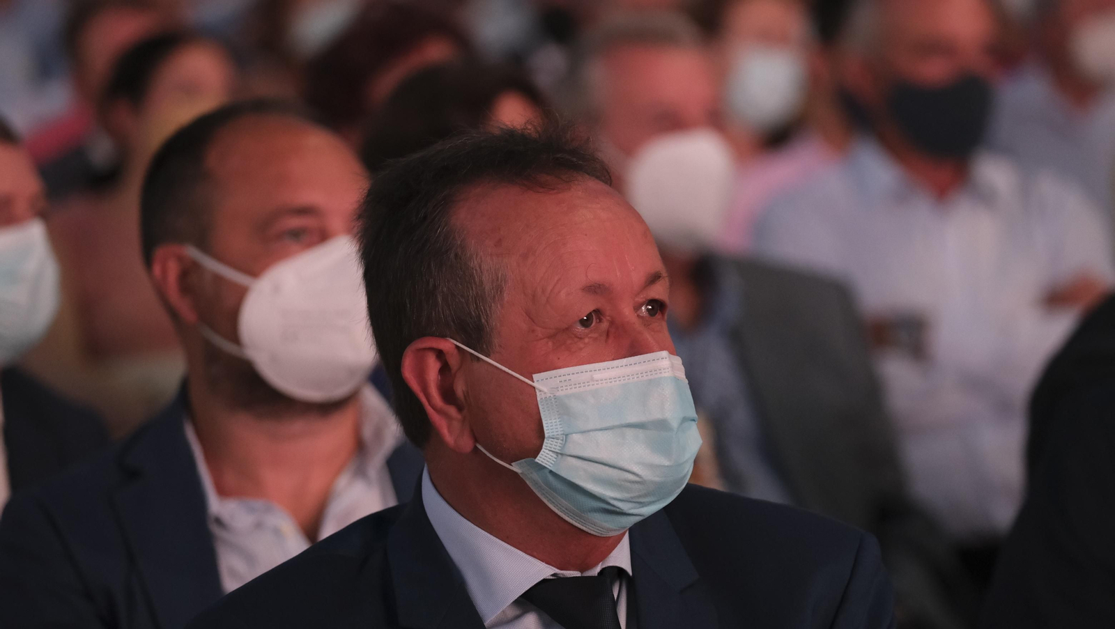 Fotogalería acto reivindicativo por la llegada del AVE a Almería.