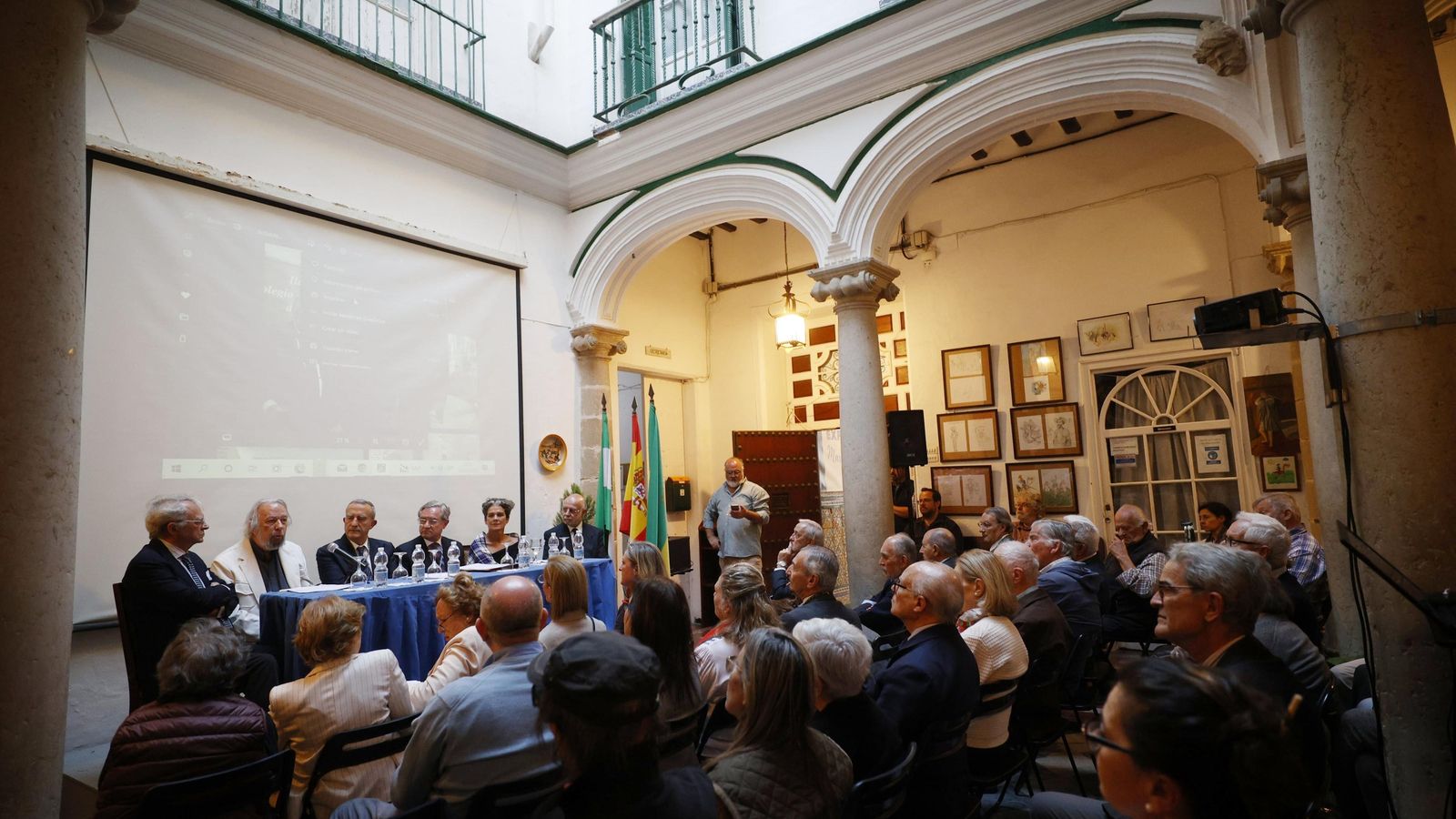 Numeroso público acudió a la convocatoria.