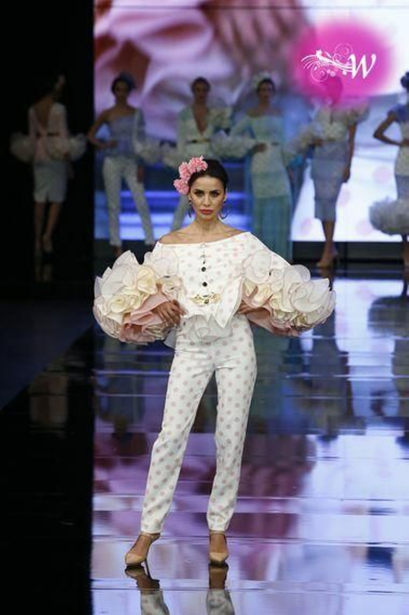 Todas las fotos del desfile de Sara Benítez en SIMOF 2020