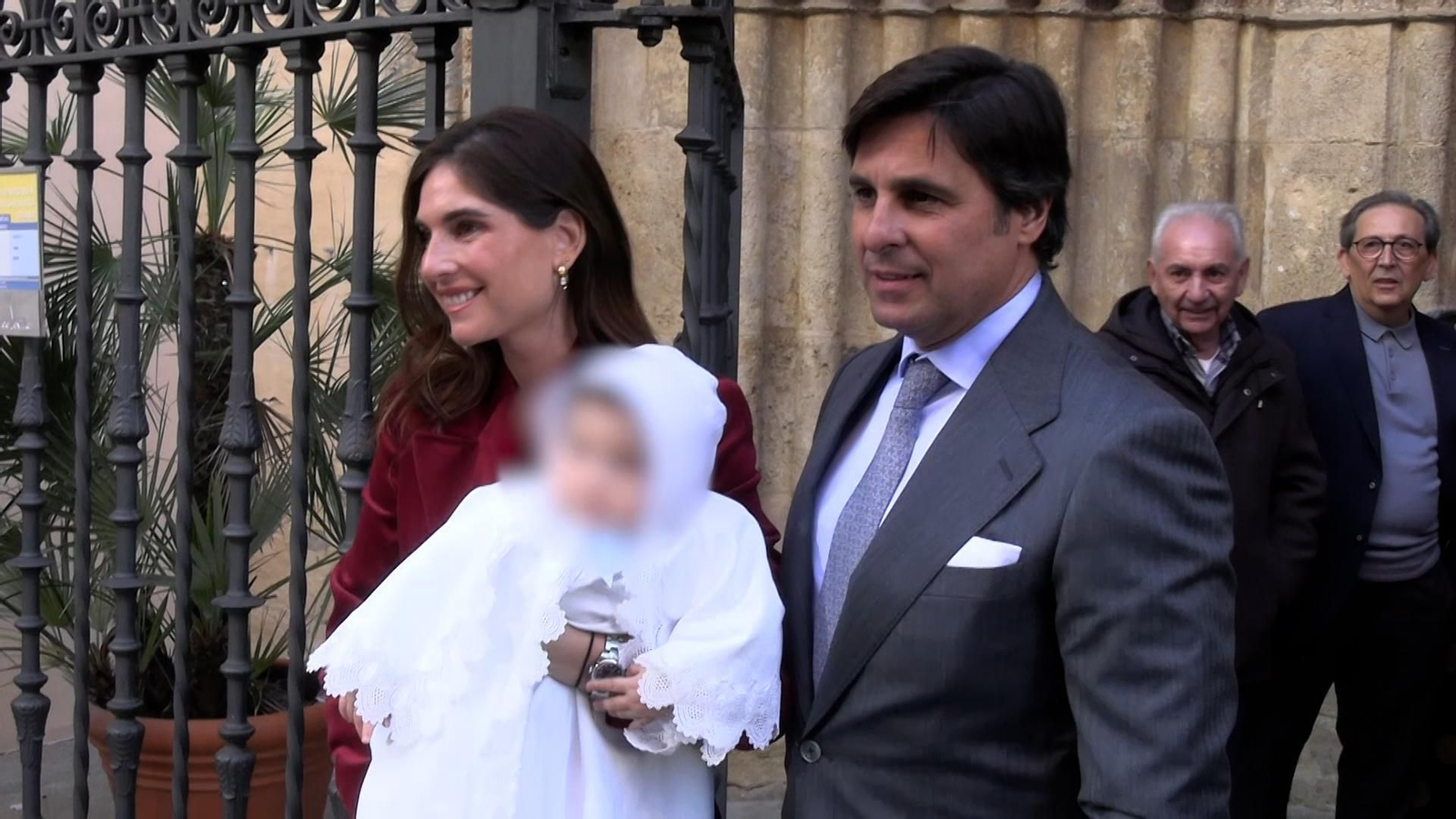 Fran Rivera y Lourdes Montes, en el bautizo de su hijo menor.