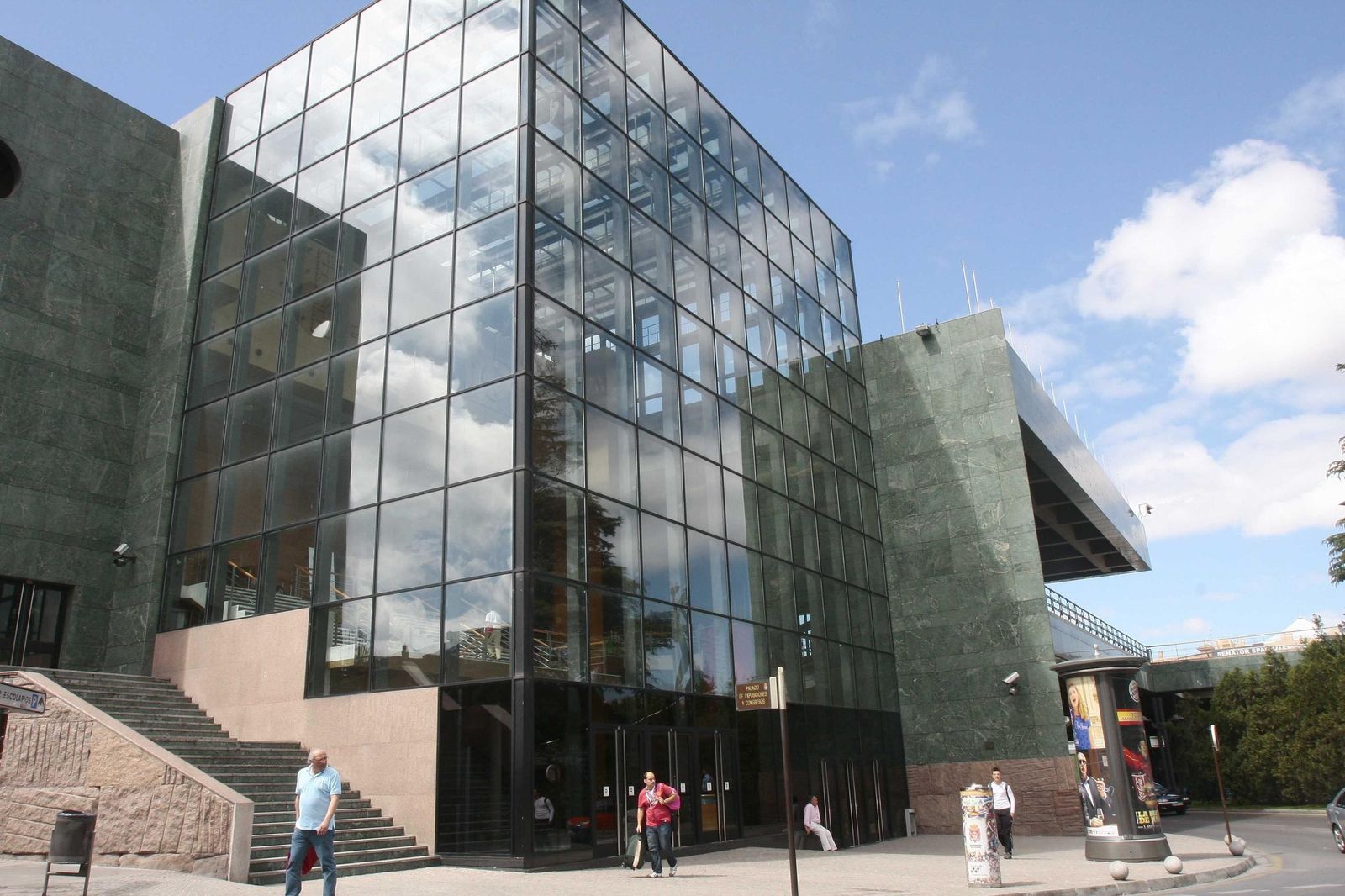 Exterior del Palacio de Congresos de Granada.