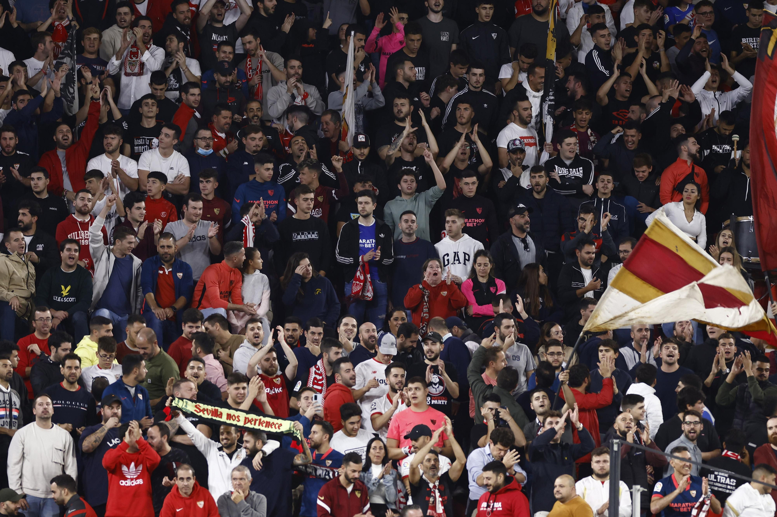 Búscate en las fotos del Sevilla FC-Real Sociedad
