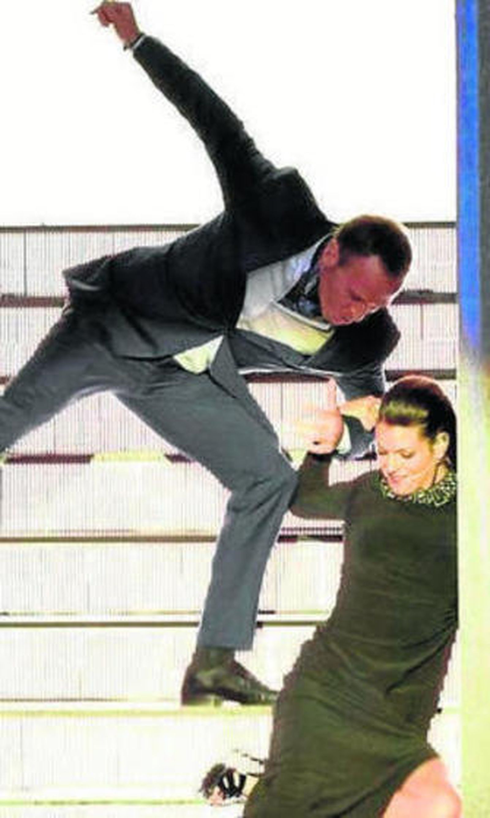 El tropiezo de Laura al llegar al plató.